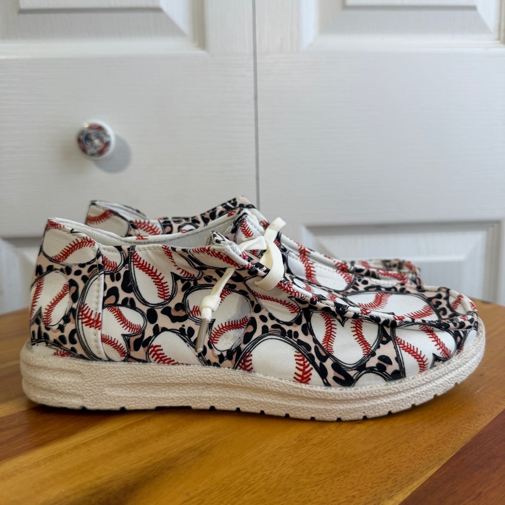 Baseball hearts cheetah print slip on shoes EU 36 US 5.5‎ 6